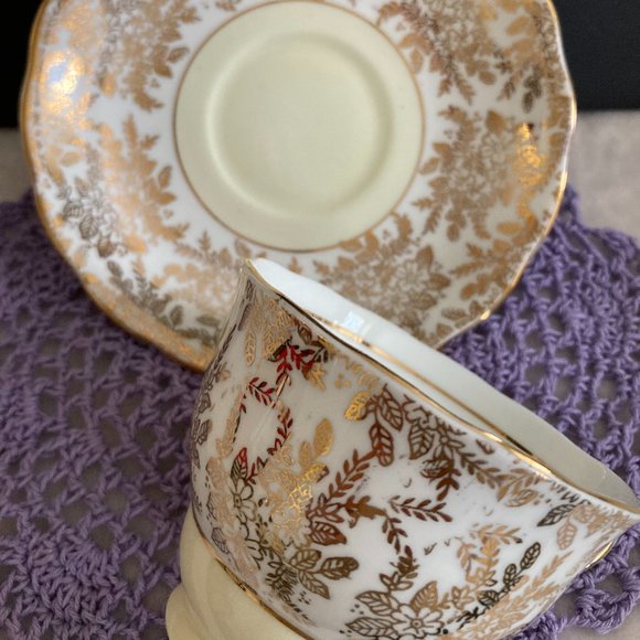 Colclough Genuine Bone China Made in England Gold Floral Tea Cup and Saucer - Picture 3 of 8